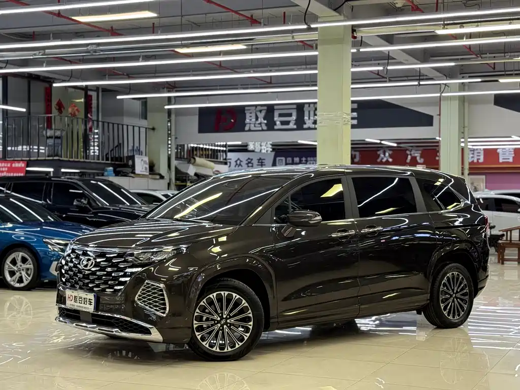 Купить Hyundai Custo