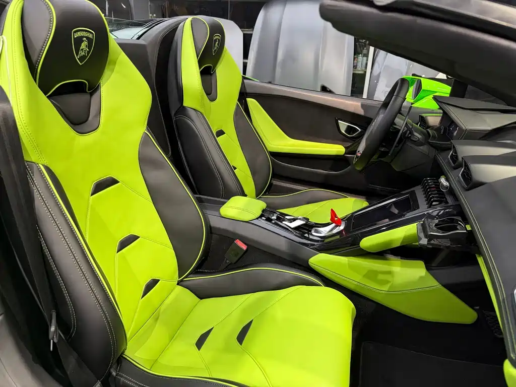 LAMBORGHINI HURACÁN