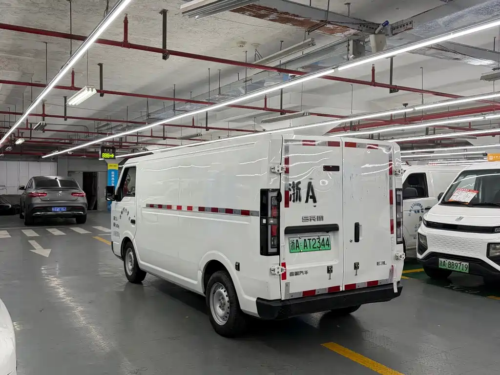 SRM Xinyuan E3L — миниатюра 5