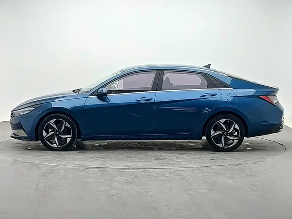 Hyundai Elantra — миниатюра 2
