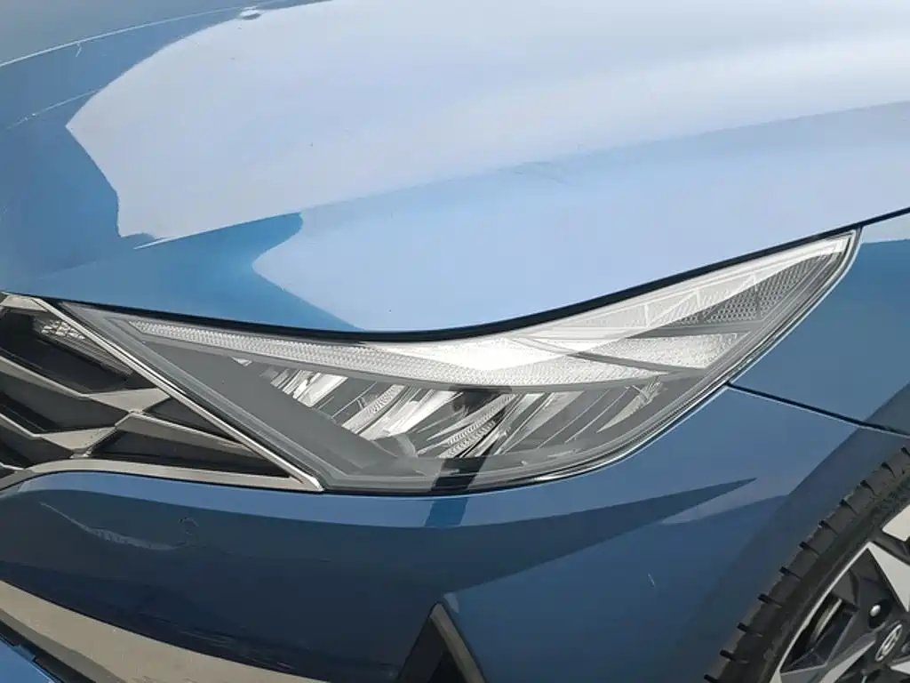 Hyundai Elantra — миниатюра 13