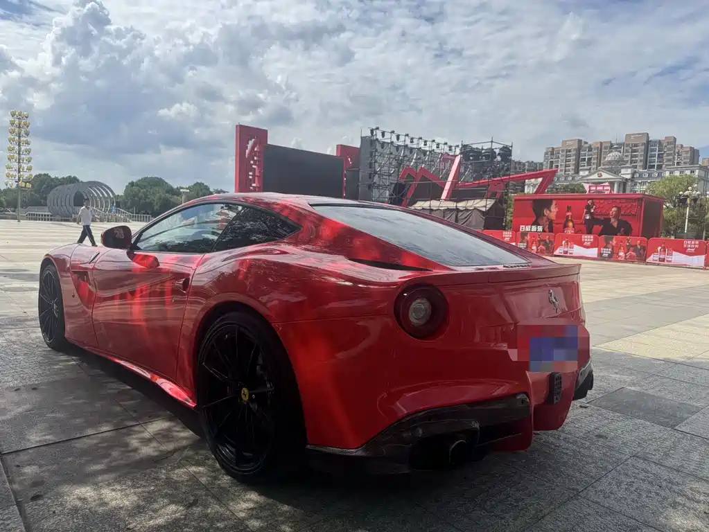 Ferrari F12berlinetta — миниатюра 3