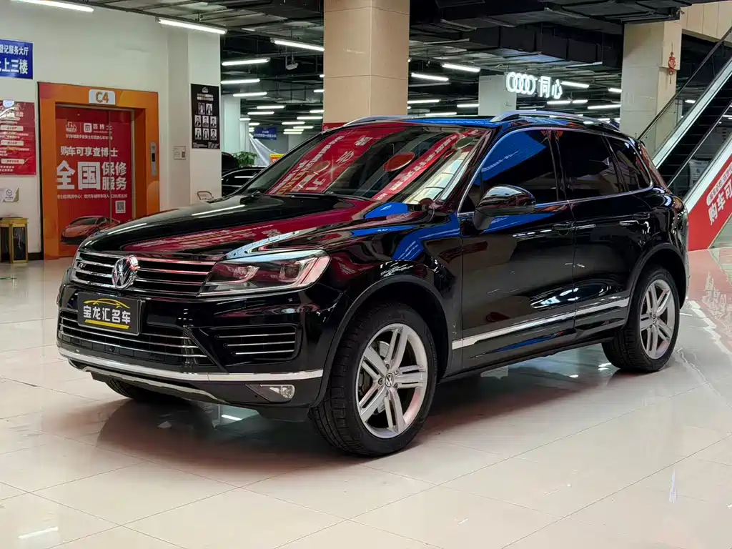 VOLKSWAGEN TOUAREG