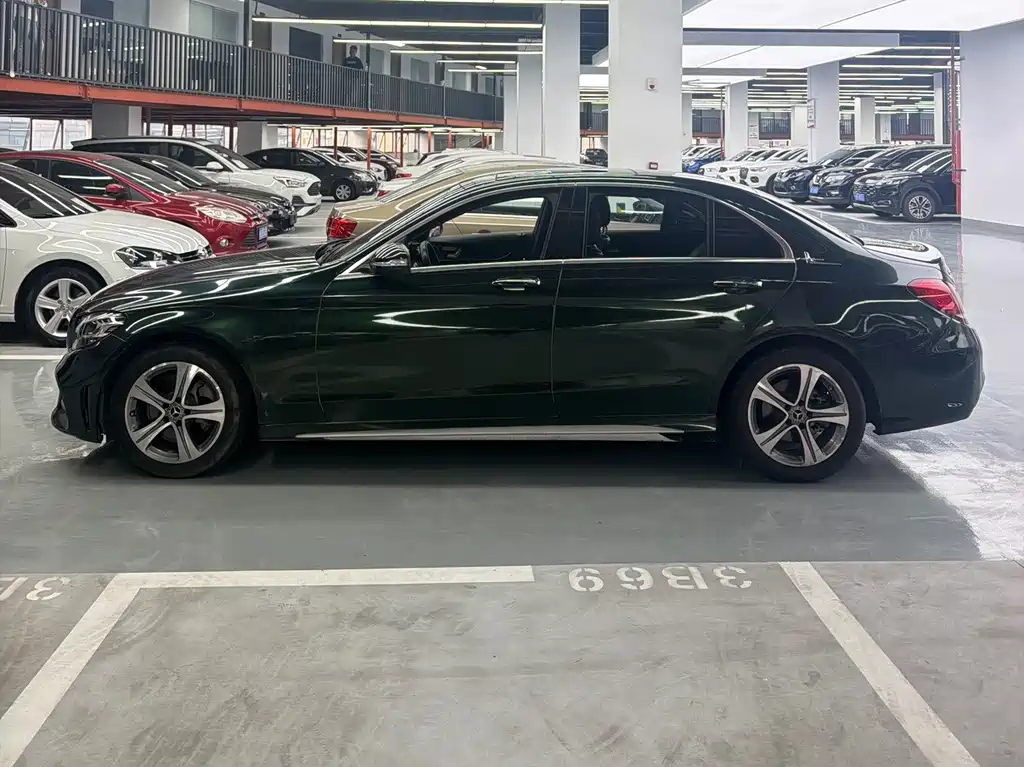 Mercedes-Benz C-Class — миниатюра 3