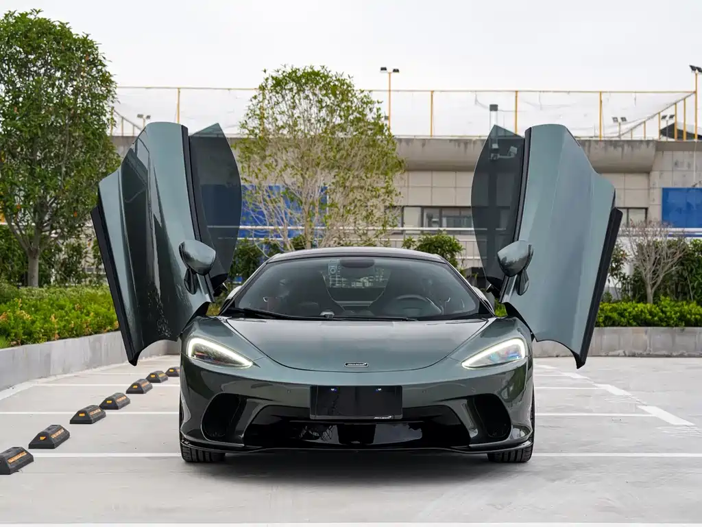 McLaren GT — миниатюра 9