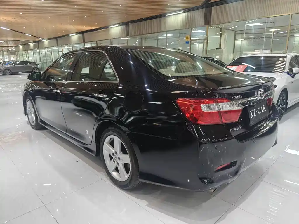 Toyota Camry — миниатюра 15