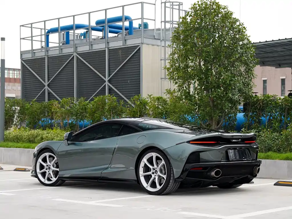 McLaren GT — миниатюра 4