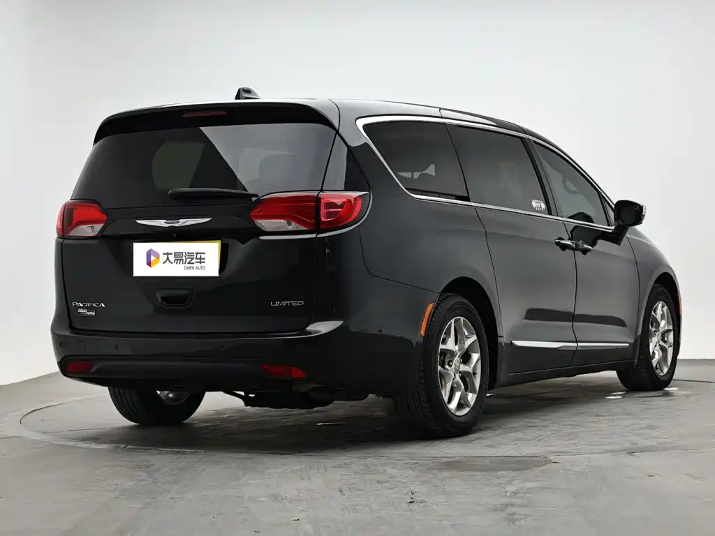 Chrysler Grand Voyager (Import) — миниатюра 3