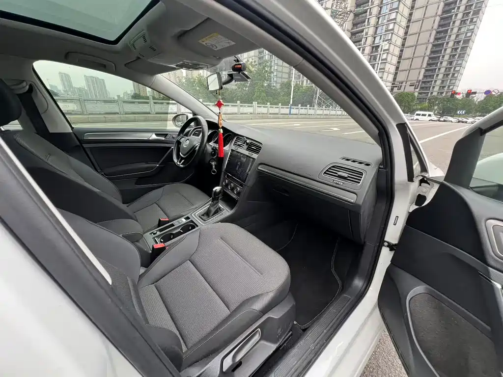 Volkswagen Golf — миниатюра 6