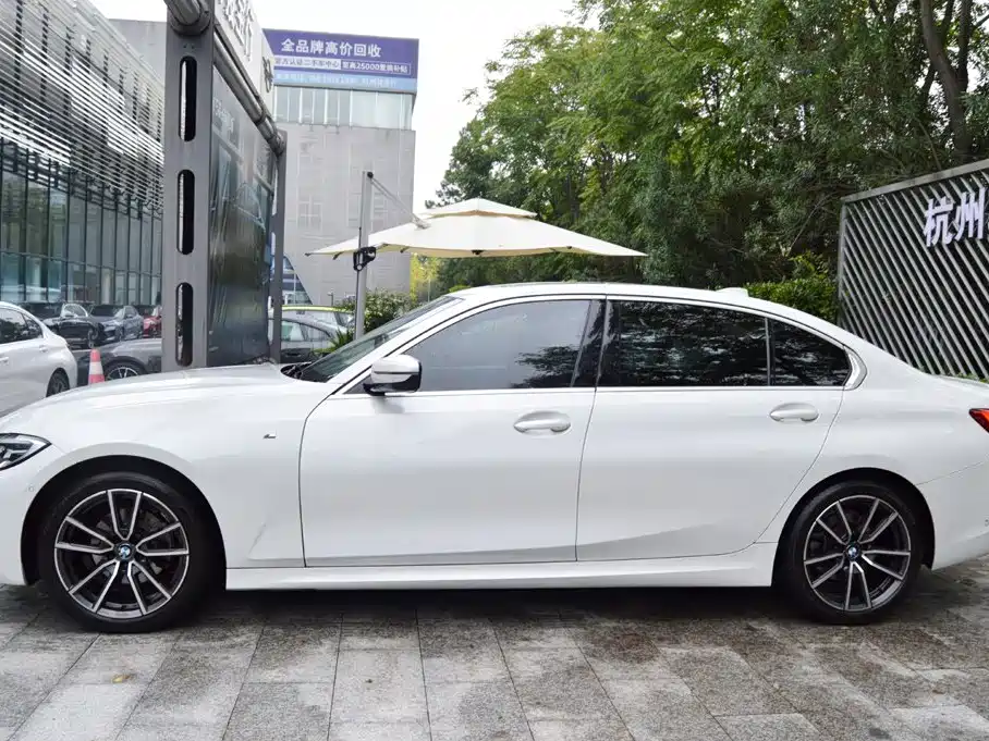 BMW 3 Series — миниатюра 3