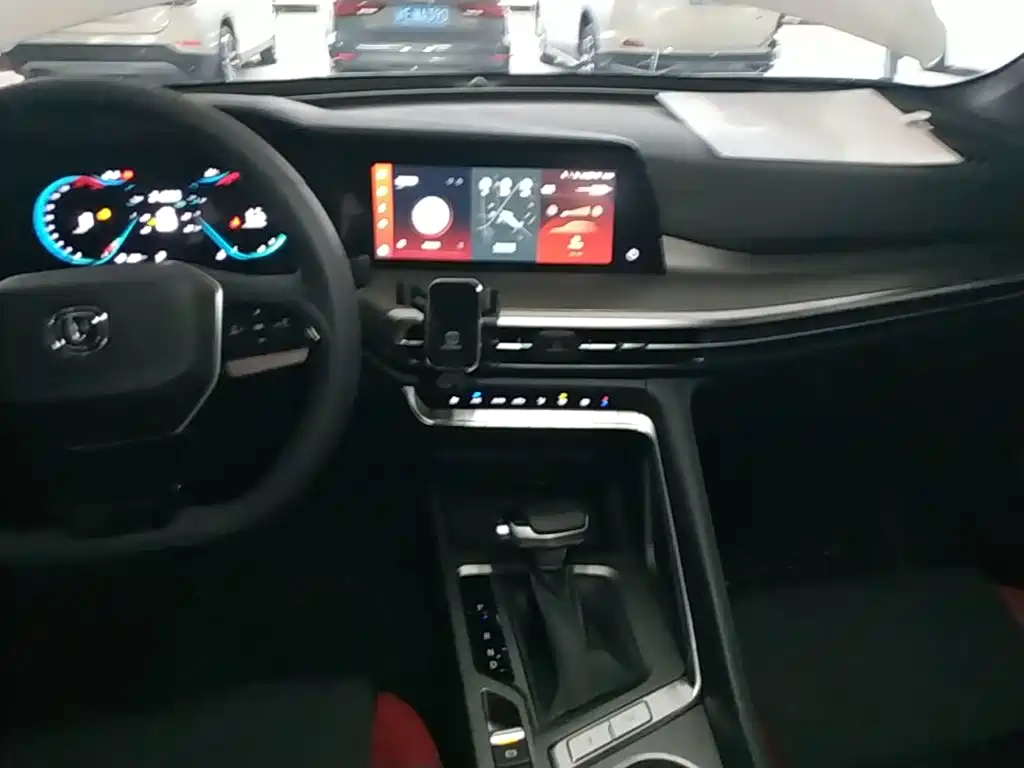 Changan CS35PLUS — миниатюра 13