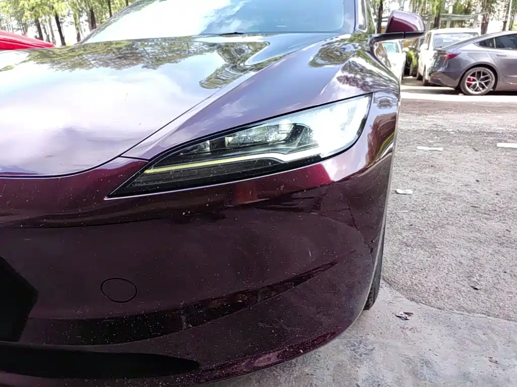 Tesla Model 3 — миниатюра 24
