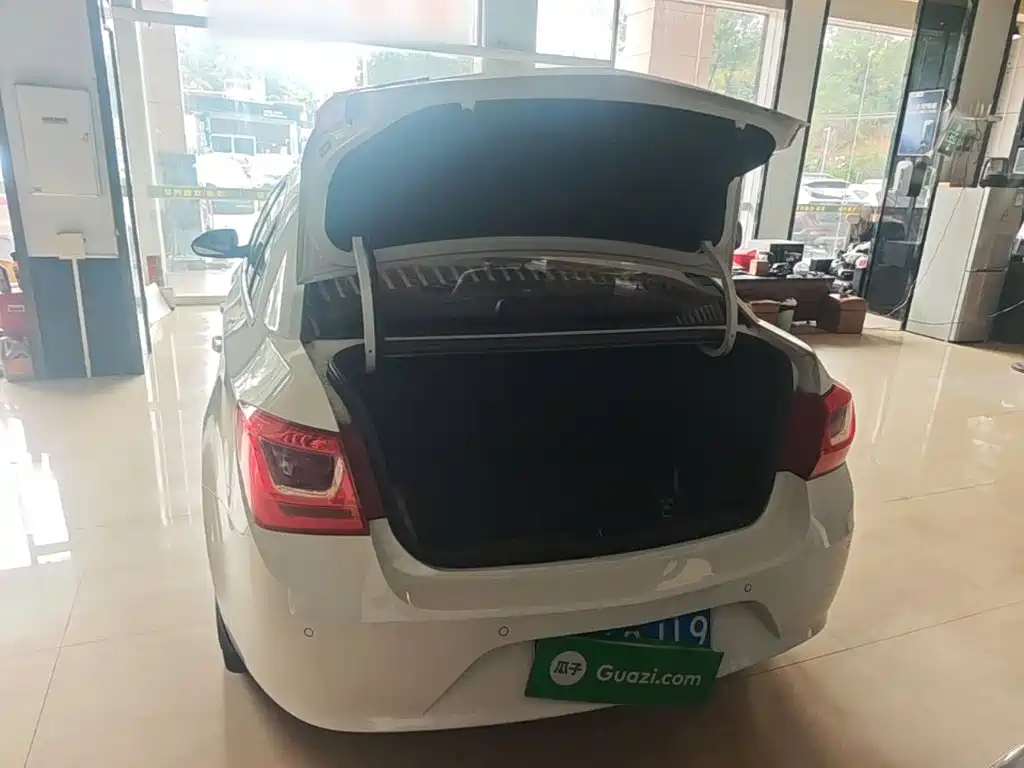 Chevrolet Cruze — миниатюра 19