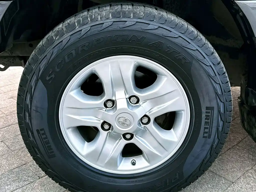 Toyota Land Cruiser — миниатюра 9