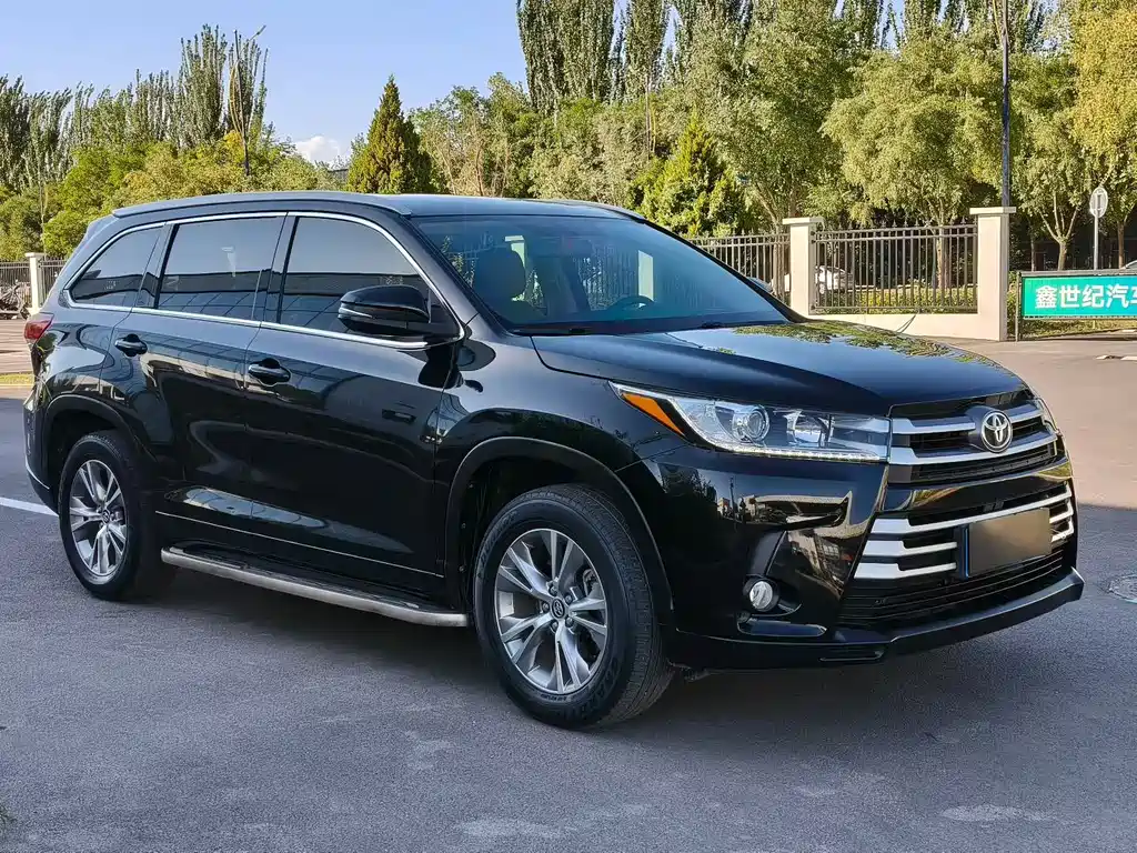 TOYOTA HIGHLANDER