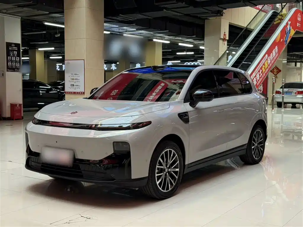 2025 Leapmotor B10 - zdjęcie 1 z 24