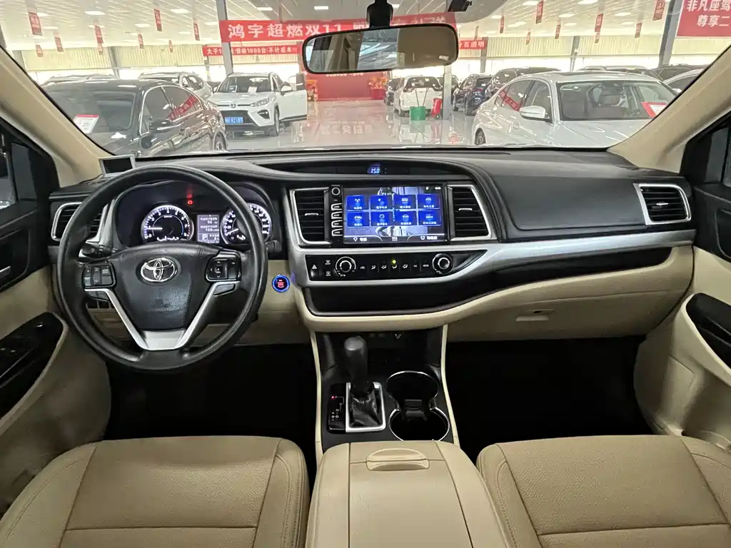 TOYOTA HIGHLANDER