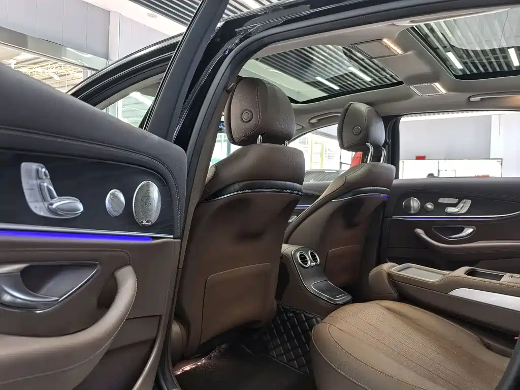 MERCEDES-BENZ E CLASS