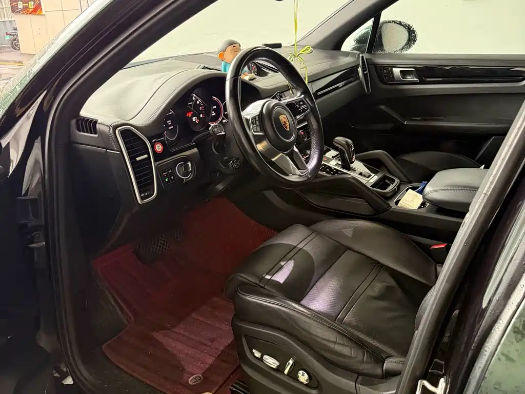 Porsche Cayenne — миниатюра 4