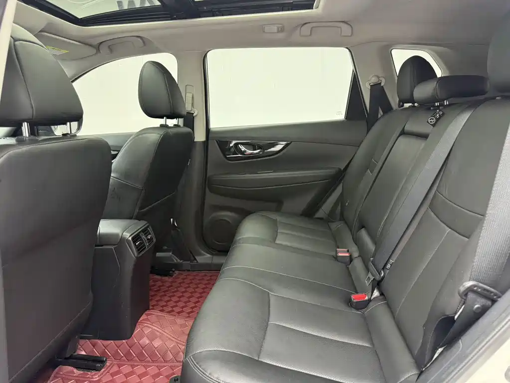 Nissan X-Trail — миниатюра 7
