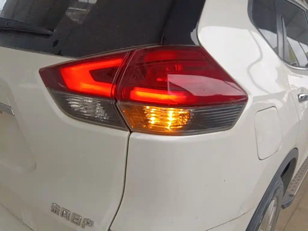 Nissan X-Trail — миниатюра 8