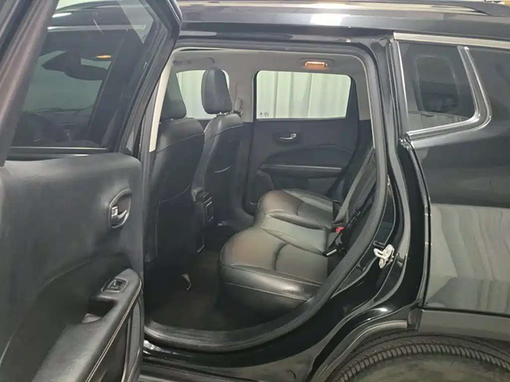 Jeep Compass — миниатюра 10