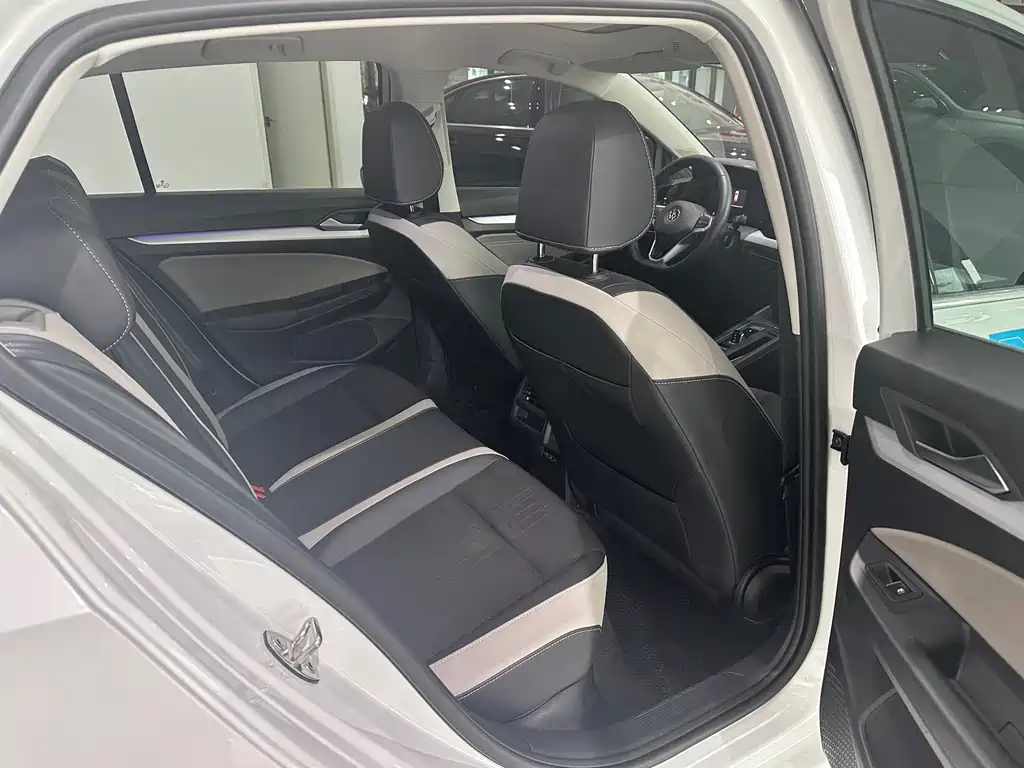 Volkswagen Golf — миниатюра 5