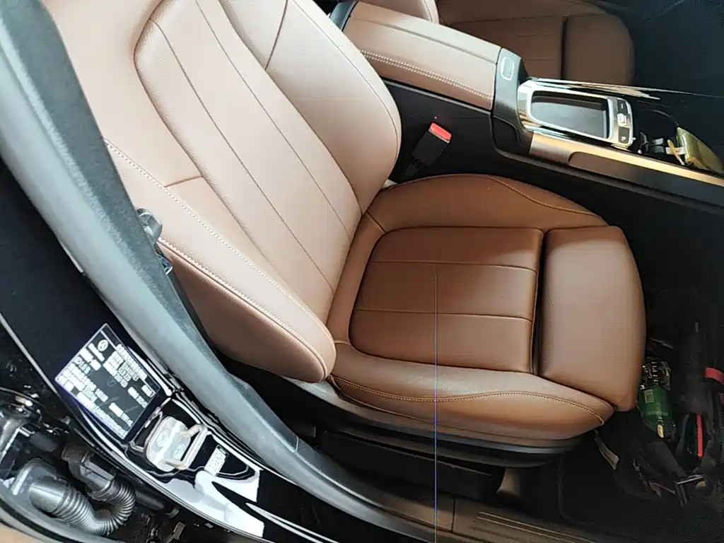 Mercedes-Benz GLB — миниатюра 25