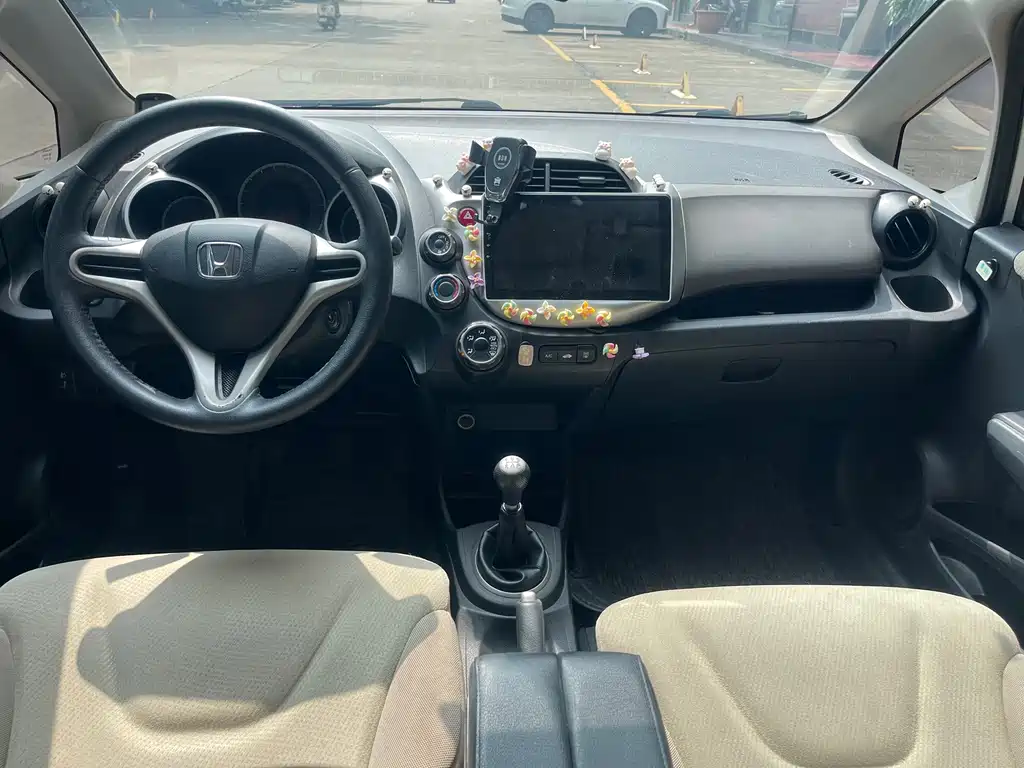 Honda Fit — миниатюра 4