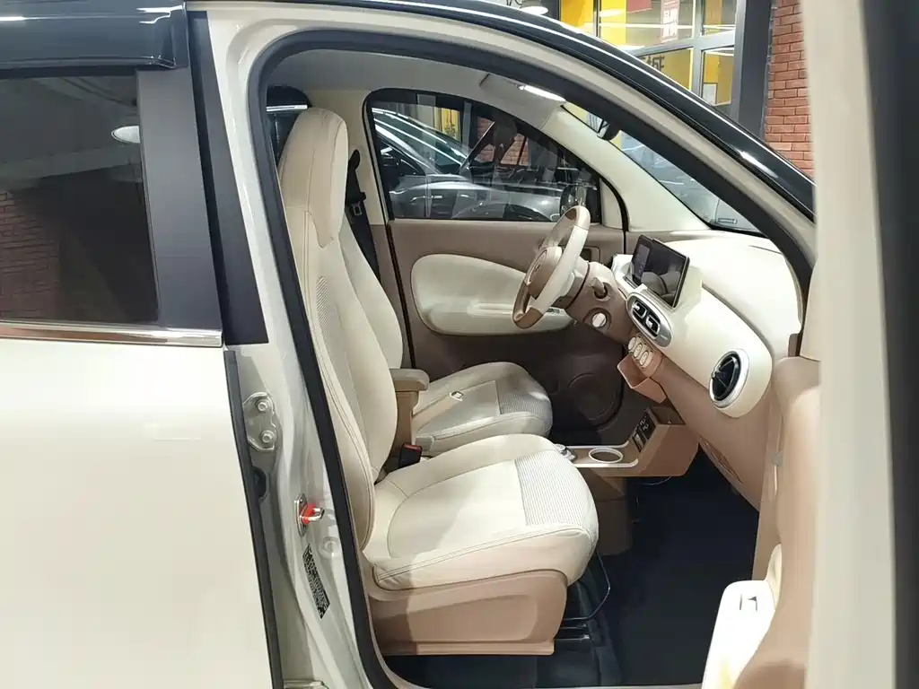 Wuling MINIEV — миниатюра 10