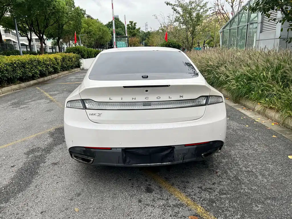 Lincoln MKZ — миниатюра 6