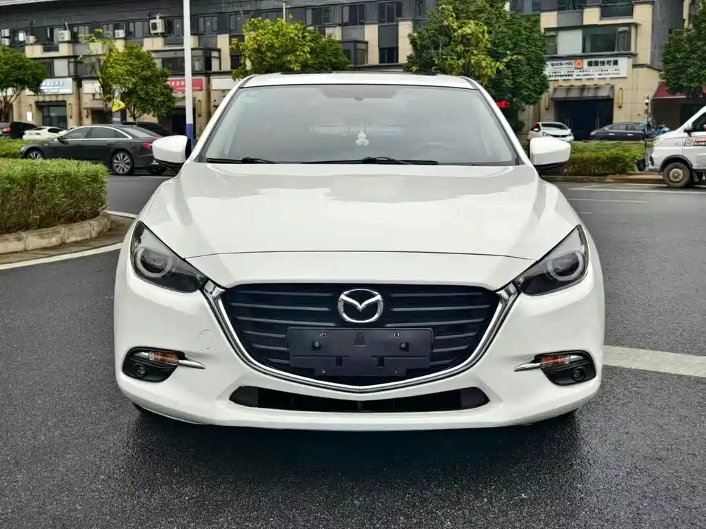 Mazda Mazda3 3 2017 1.5L AT Comfort V