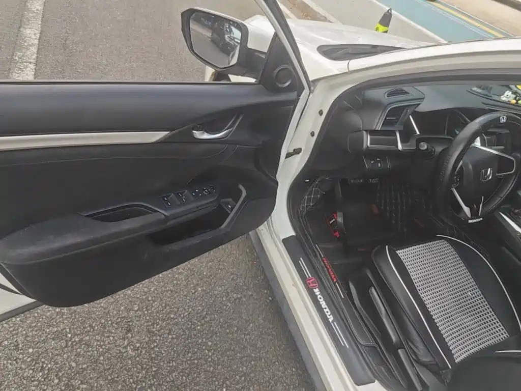Honda Civic — миниатюра 16