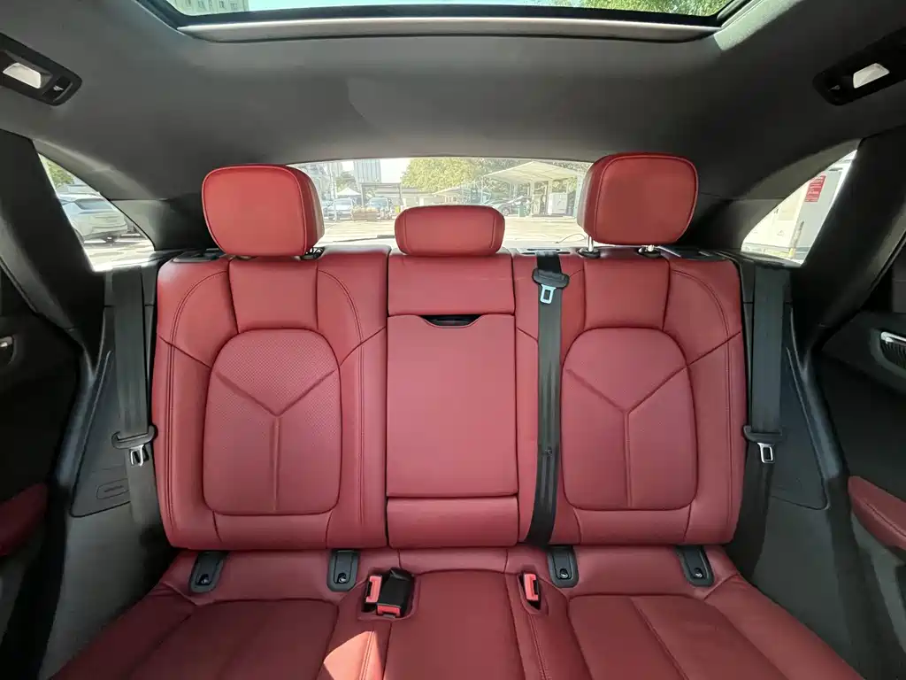 Porsche Macan — миниатюра 12