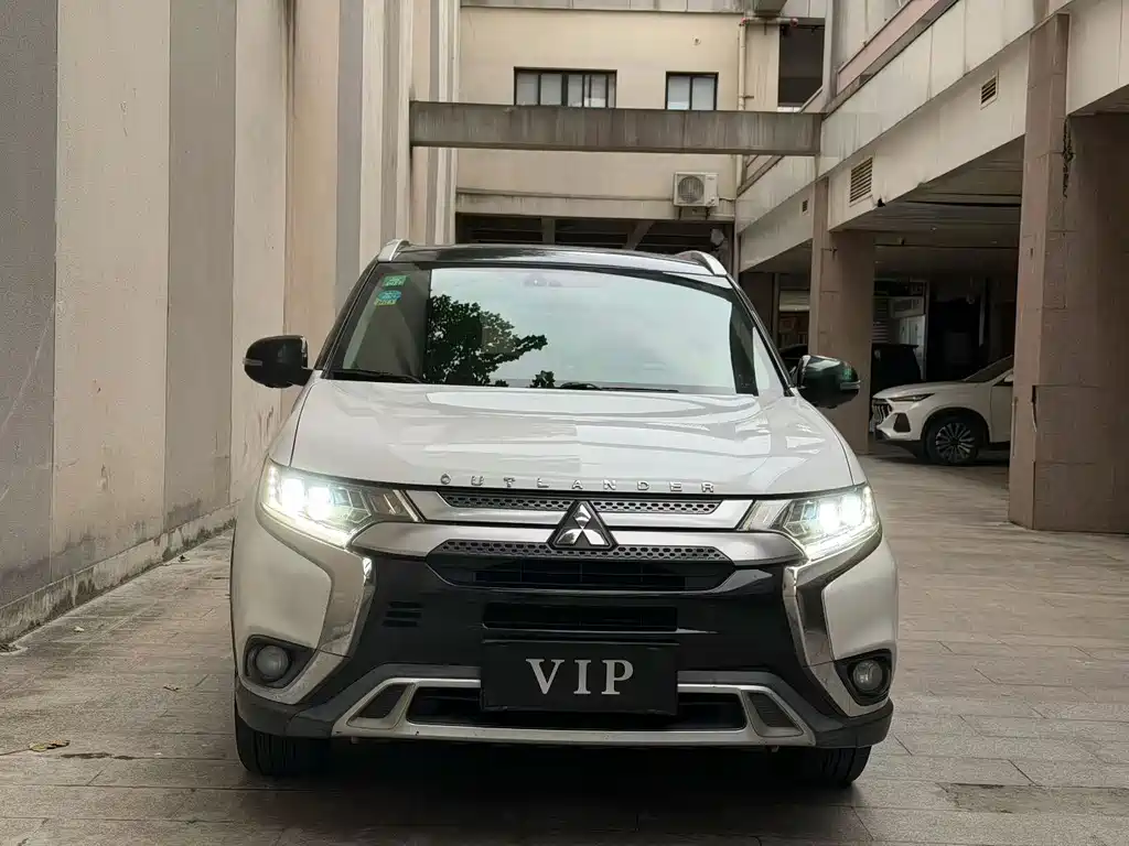 Mitsubishi Outlander — миниатюра 2