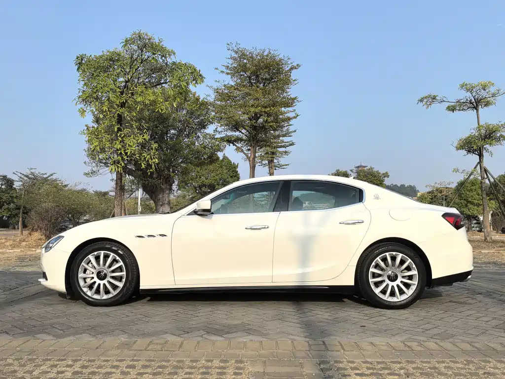 MASERATI GHIBLI