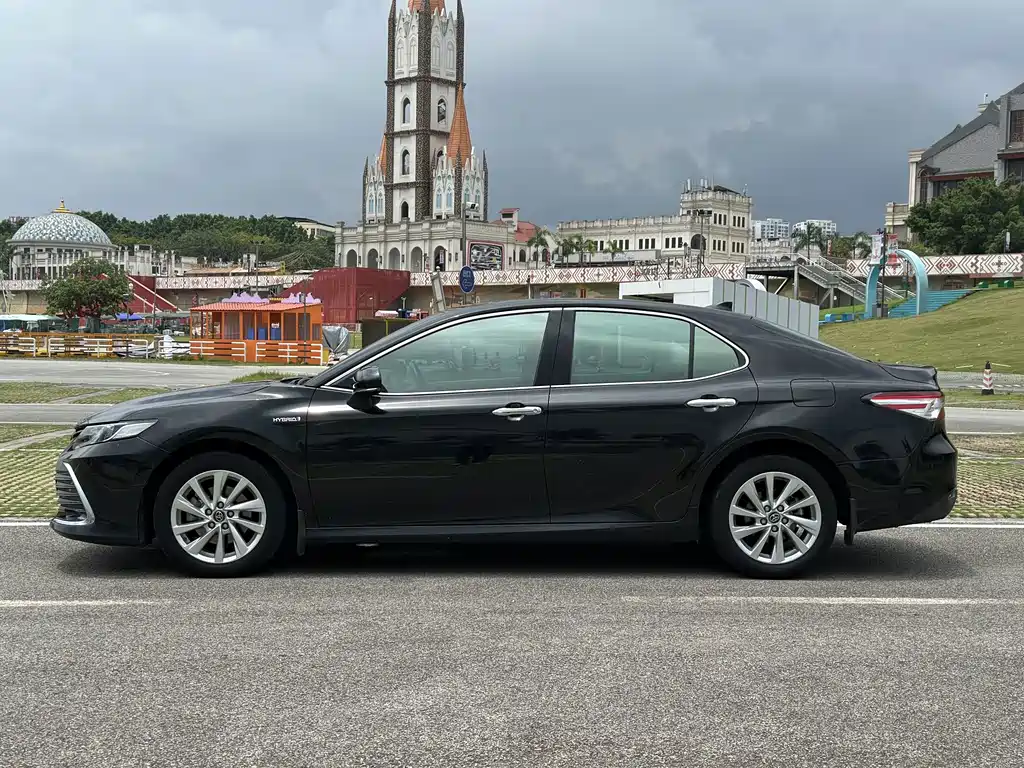 Toyota Camry — миниатюра 6