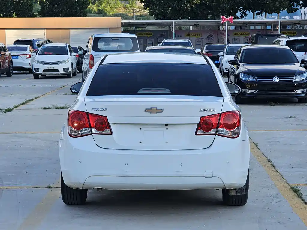 Chevrolet Cruze 1.6L SL Million Commemorative Edition MT, фото 5