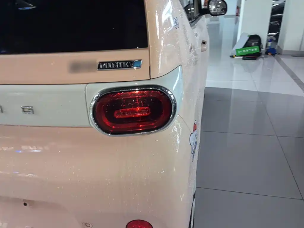 Wuling MINIEV — миниатюра 8