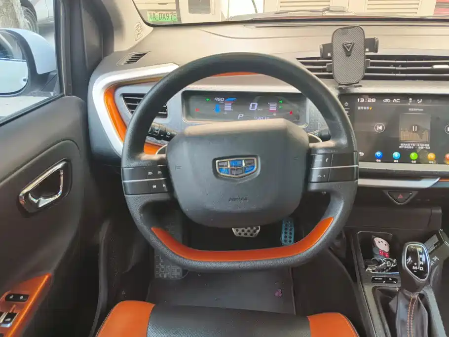 Geely Vision X1 — миниатюра 15