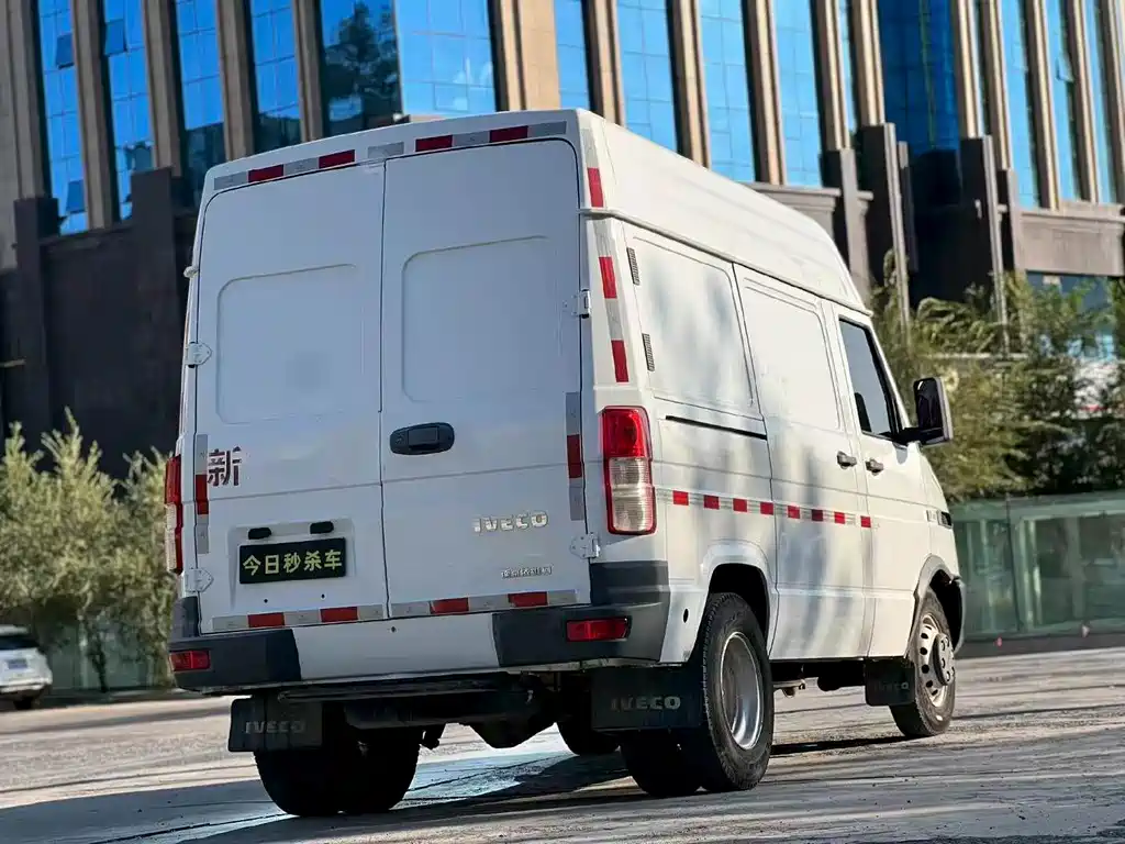 IVECO Daily — миниатюра 9