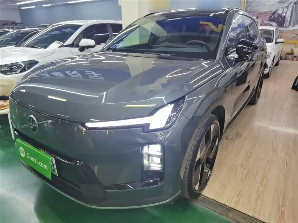 Volvo 沃尔沃XC70插电式混动 2025