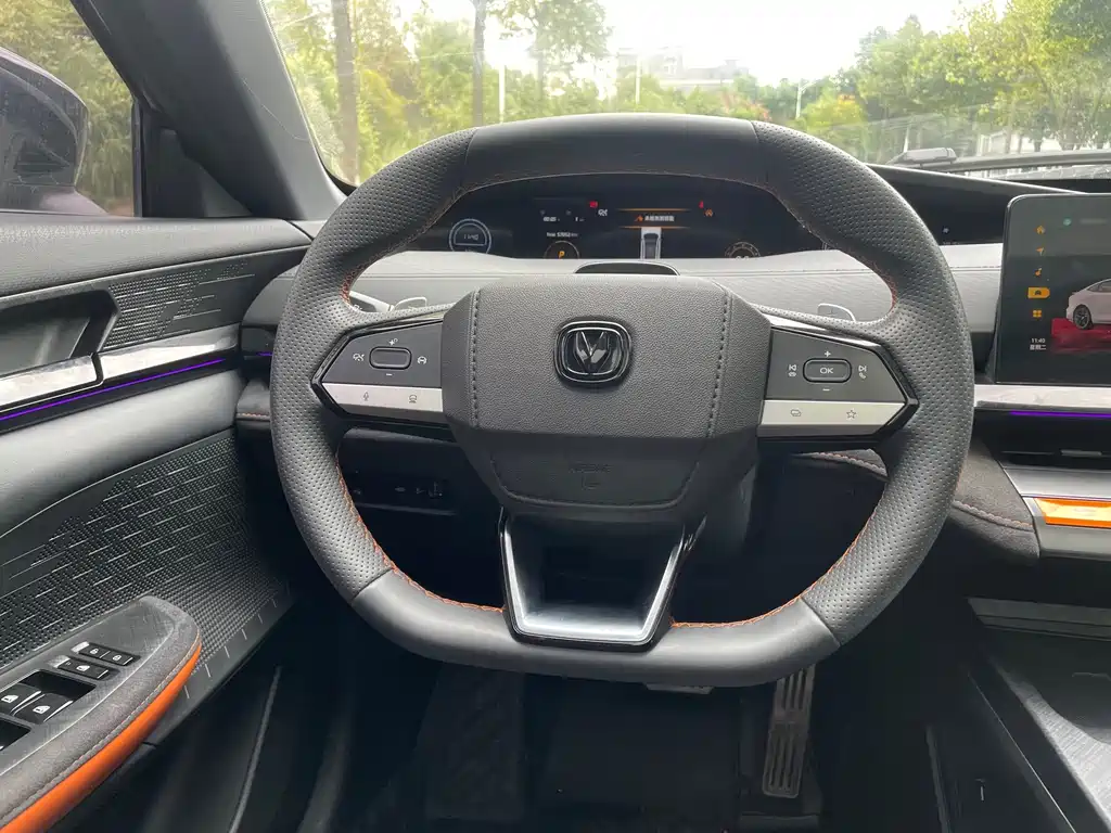Changan UNI-V — миниатюра 4