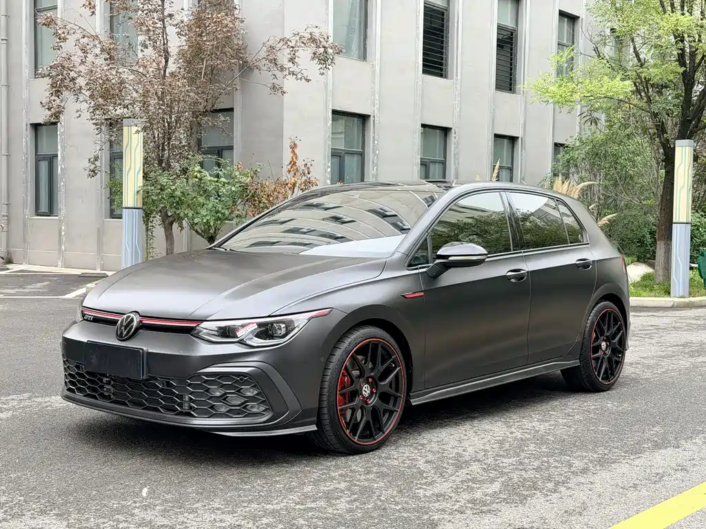 Volkswagen Golf GTI