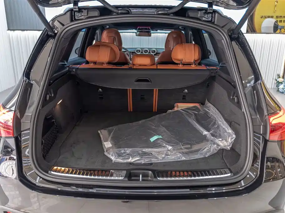 Mercedes-Benz GLC 2023 GLC 300 L 4MATIC 5 мест