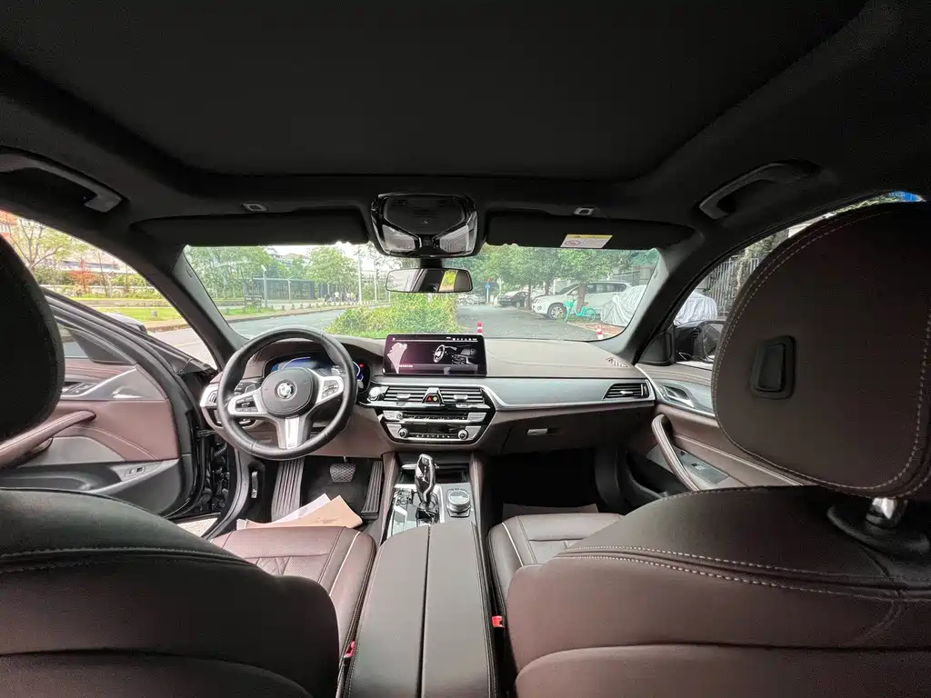 BMW 5 Series — миниатюра 14