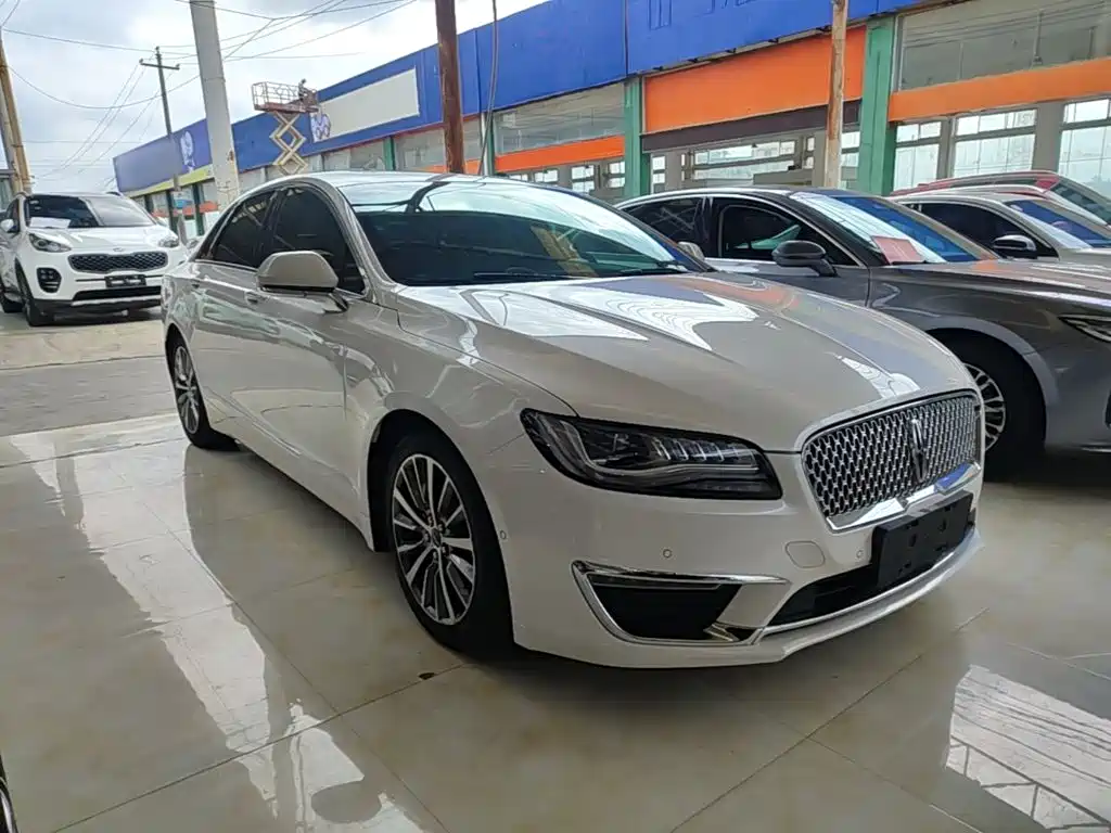 Lincoln MKZ — миниатюра 4