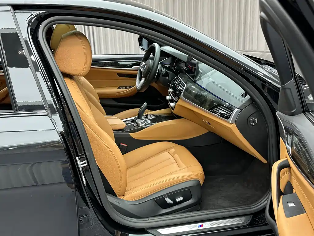 BMW 5 Series — миниатюра 27