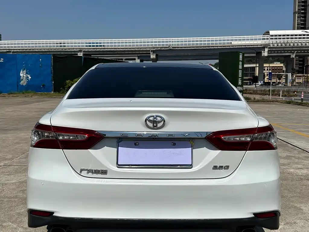 TOYOTA CAMRY