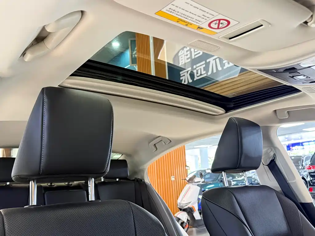 Lexus ES — миниатюра 12